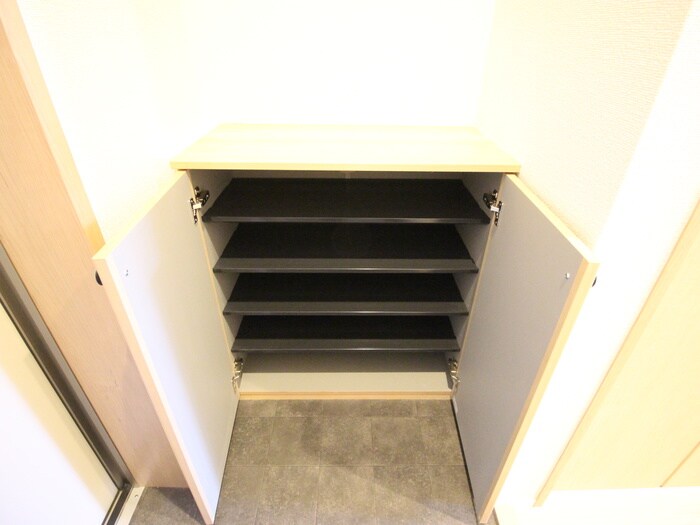 物件内観写真18　(靴箱)