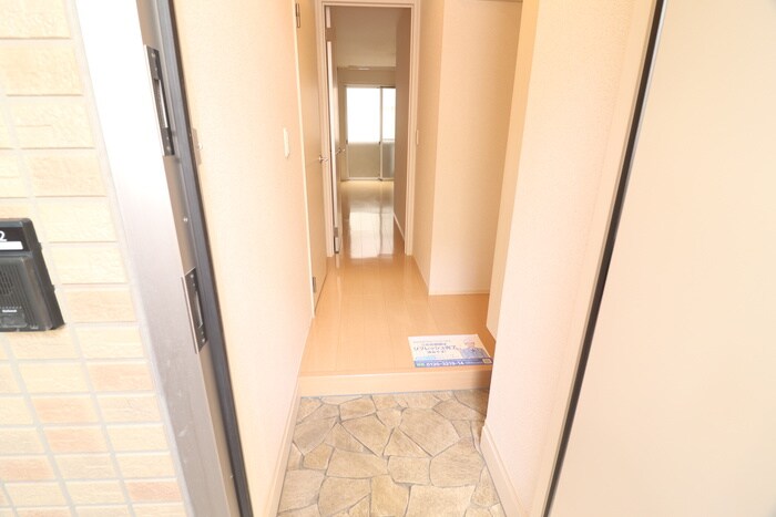 物件内観写真17　(玄関)