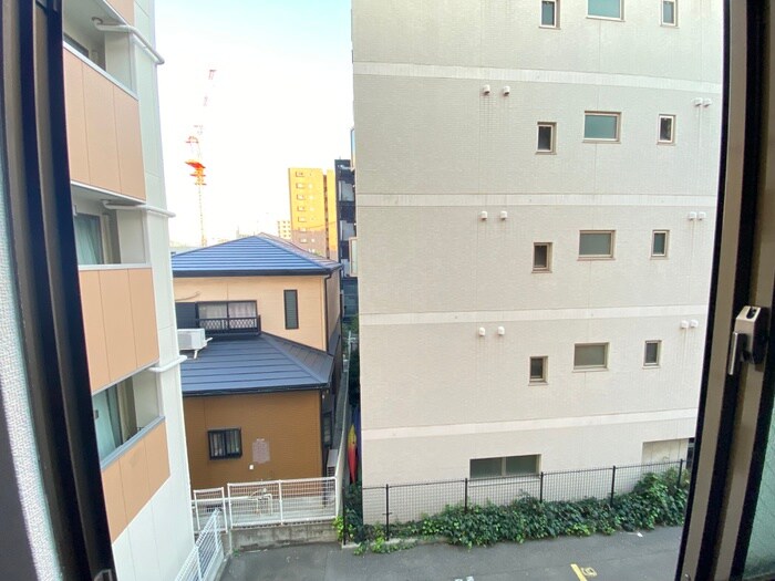 物件内観写真18　(室内からの展望)