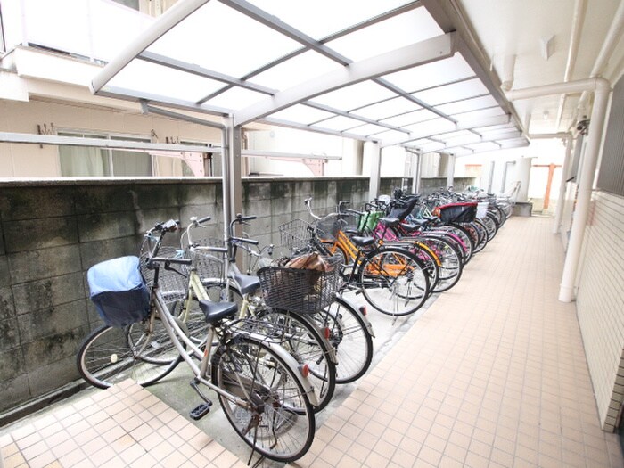 エスポア－ル布施の駐輪場