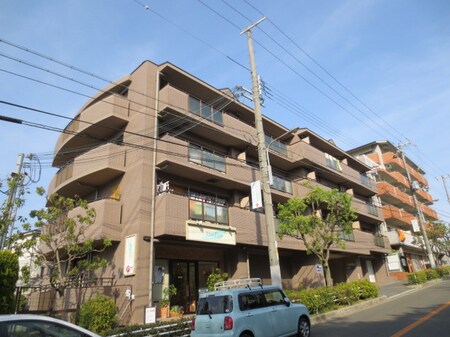 千里五月ヶ丘ハイツⅤ番館外観写真