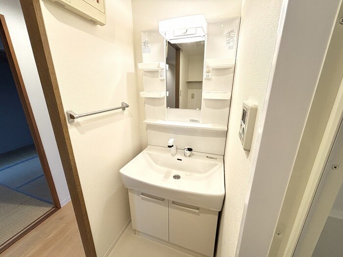 物件内観写真9　(洗面)