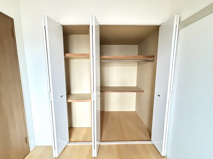 物件内観写真16　(収納)