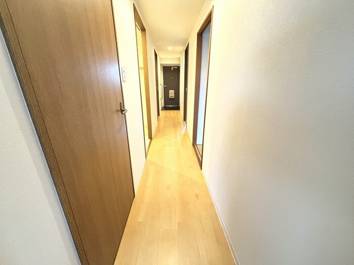 物件内観写真18　(廊下)