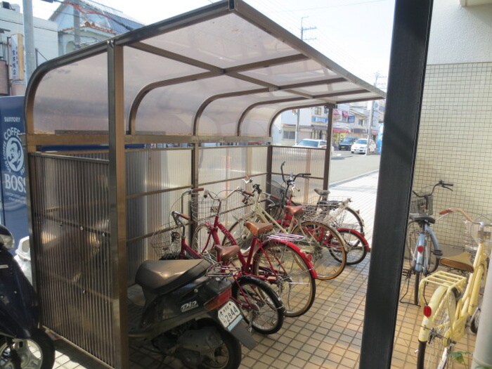 物件外観写真3　(駐輪場)