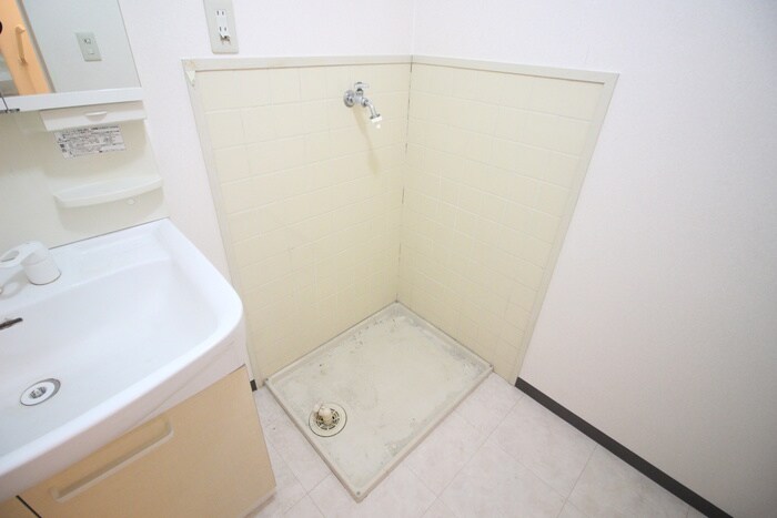 物件内観写真14　(洗濯機置場)