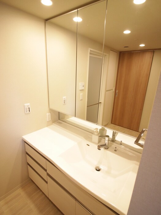 物件内観写真12　(洗面)