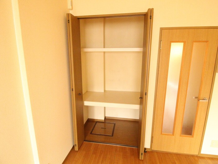 物件内観写真10　(収納)