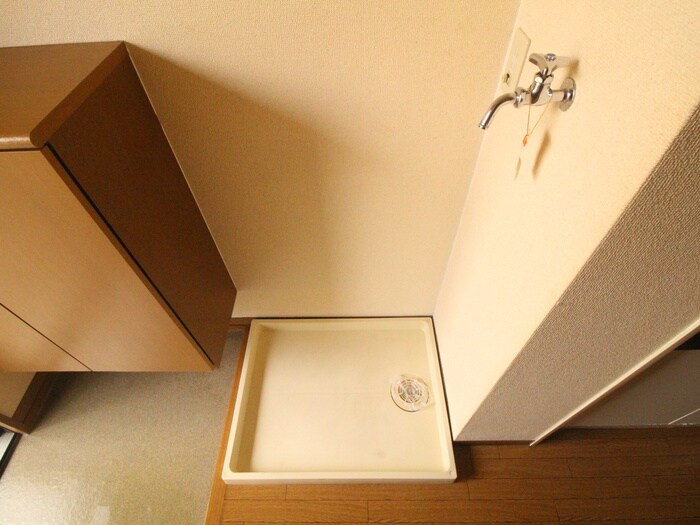 物件内観写真14　(洗濯機置場)