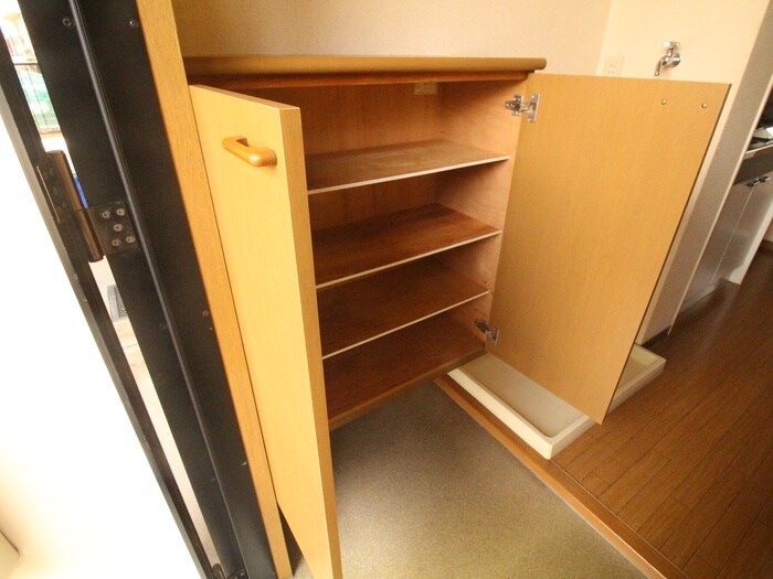 物件内観写真15　(靴箱)