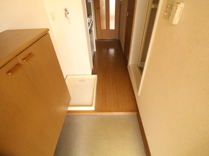 物件内観写真16　(玄関)