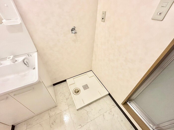 物件内観写真18　(洗濯機置場)