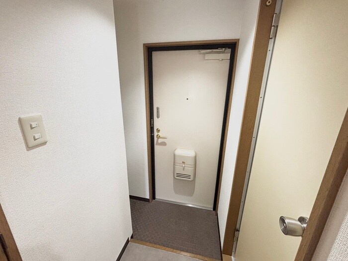 物件内観写真19　(玄関)