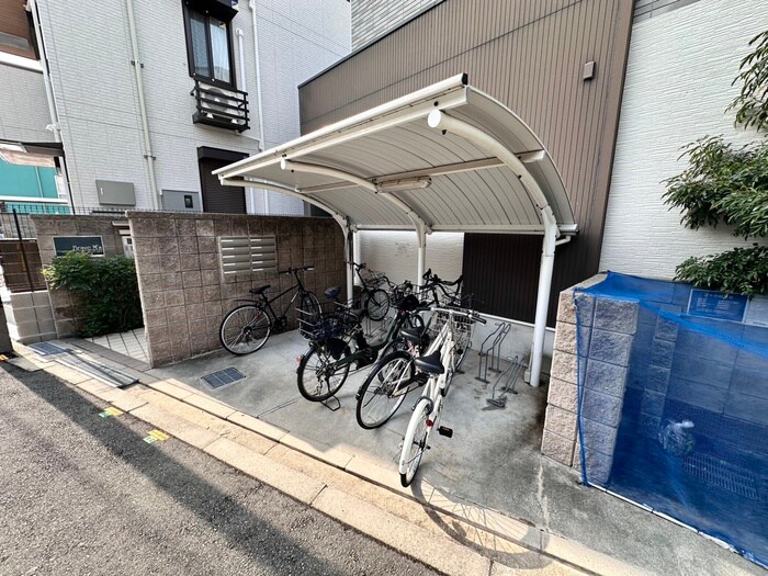 物件外観写真3　(駐輪場)