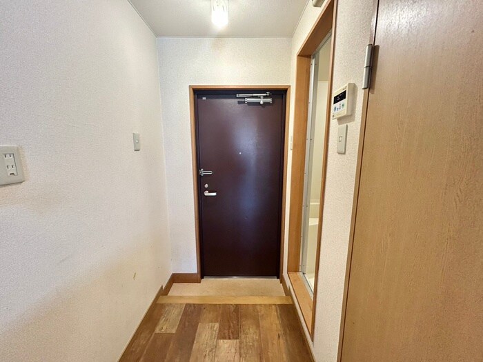 物件内観写真17　(玄関)