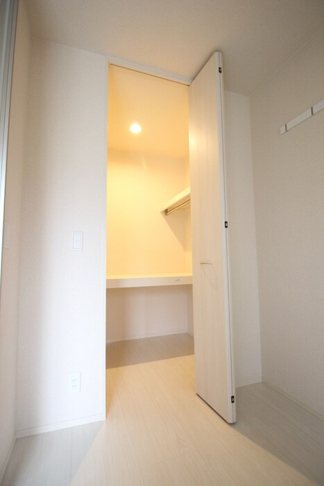 物件内観写真18　(収納)