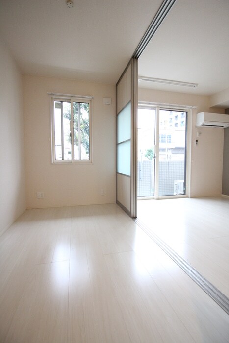 物件内観写真19　(居室)