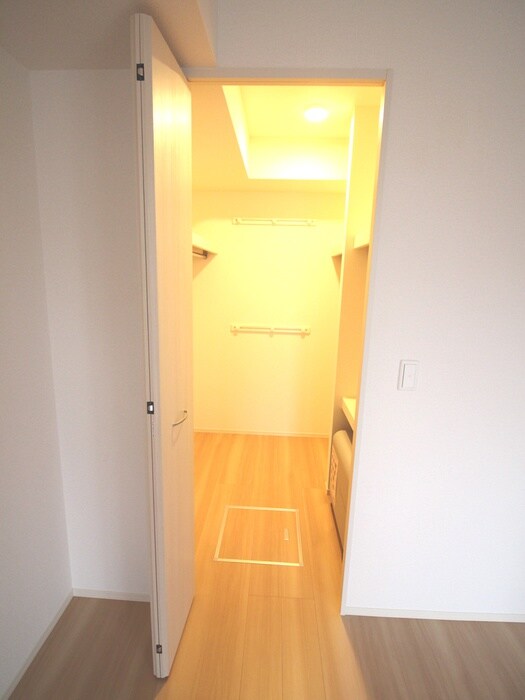 物件内観写真12　(収納)