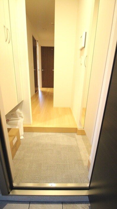 物件内観写真13　(玄関)