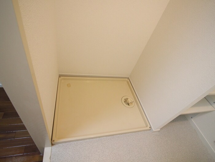 物件内観写真14　(洗濯機置場)