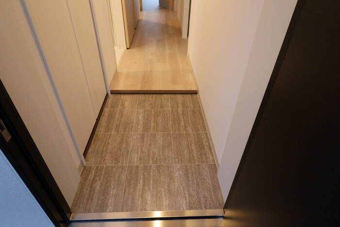 物件内観写真7　(玄関)