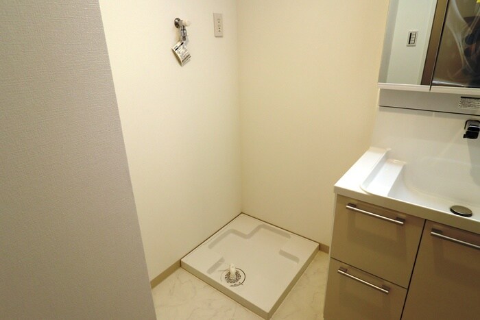 物件内観写真9　(洗濯機置場)