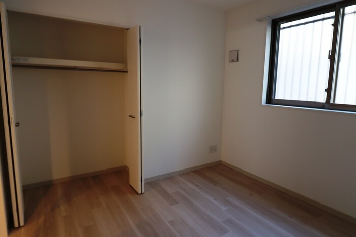 物件内観写真12　(収納)