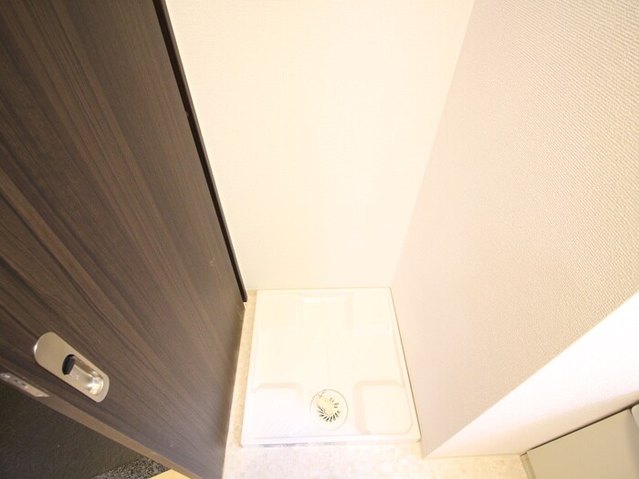 物件内観写真11　(洗濯機置場)