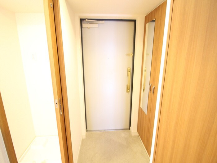 物件内観写真16　(玄関)