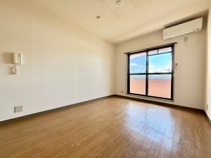 物件内観写真6　(居室)