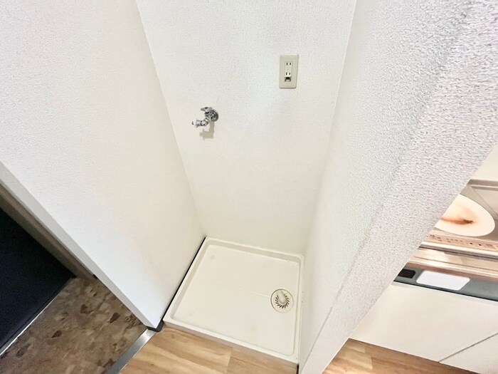 物件内観写真11　(洗濯機置場)