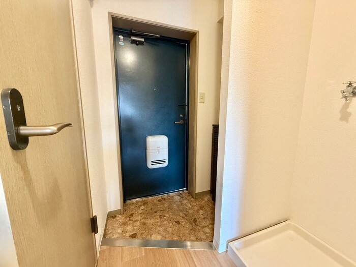 物件内観写真17　(玄関)