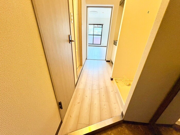 物件内観写真18　(廊下)