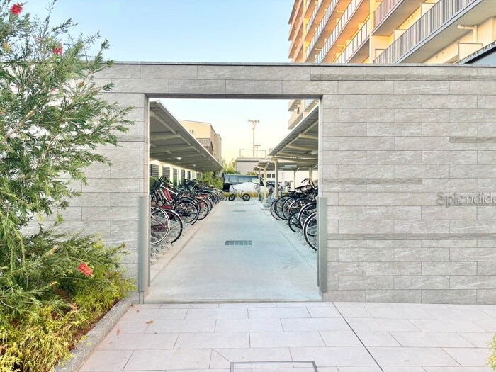 物件外観写真4　(駐輪場)