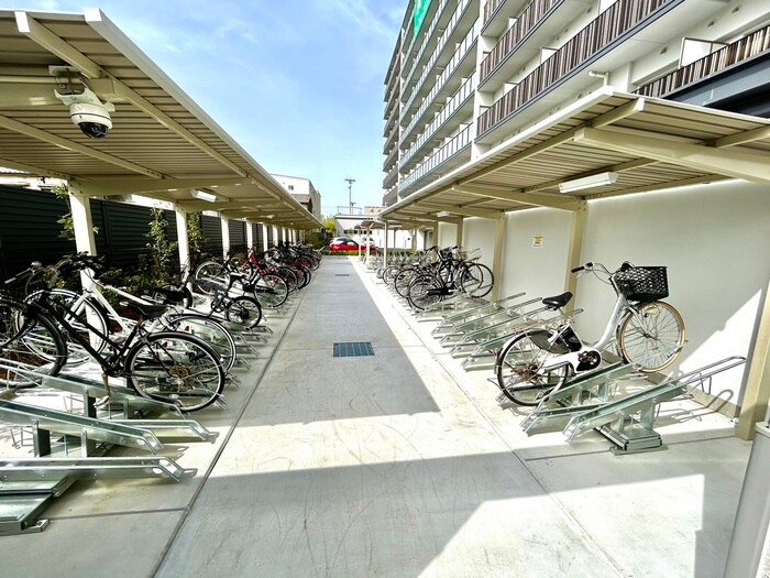 物件外観写真4　(駐輪場)