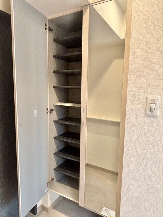 物件内観写真18　(靴箱)