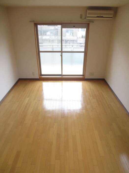 物件内観写真4　(居室)