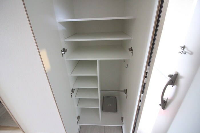 物件内観写真15　(靴箱)