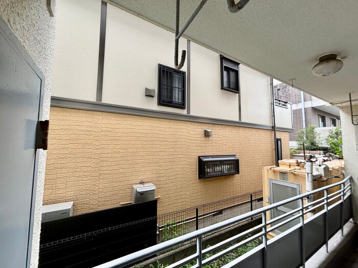 物件内観写真14　(室内からの展望)