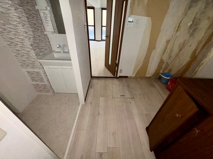 物件内観写真16　(廊下)