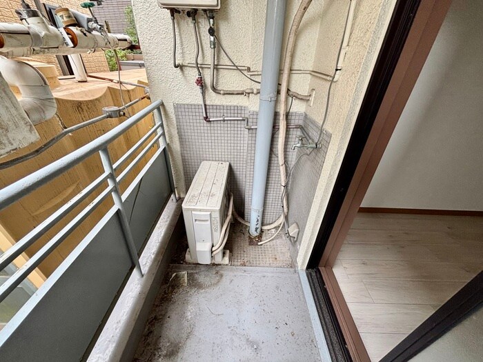 物件内観写真18　(洗濯機置場)