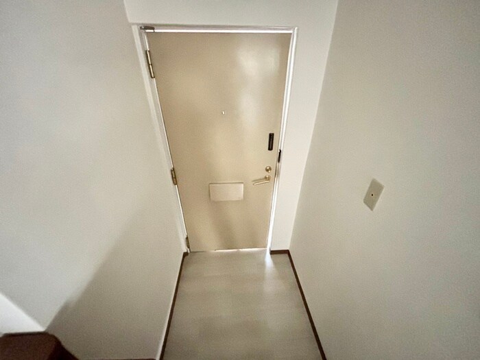 物件内観写真21　(玄関)