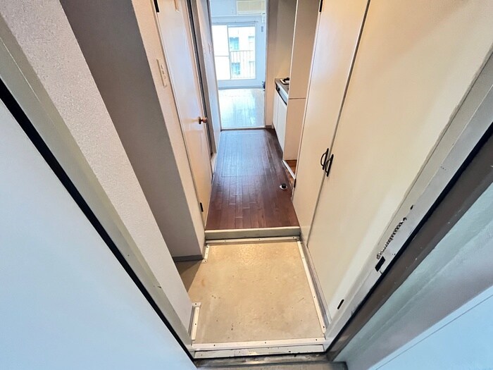 物件内観写真19　(玄関)