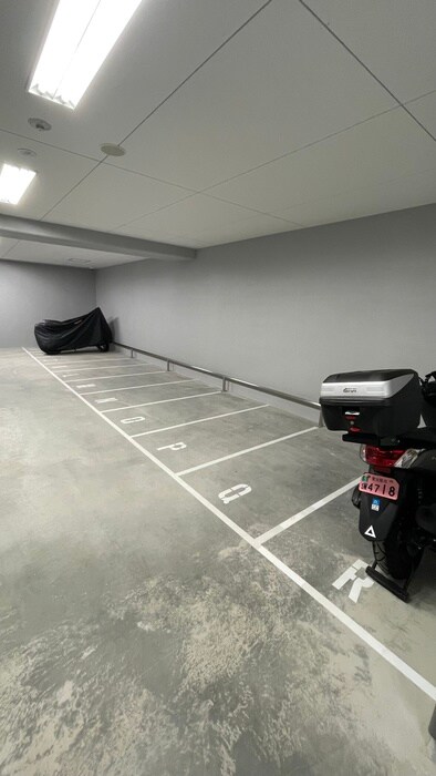 物件外観写真6　(バイク置き場)