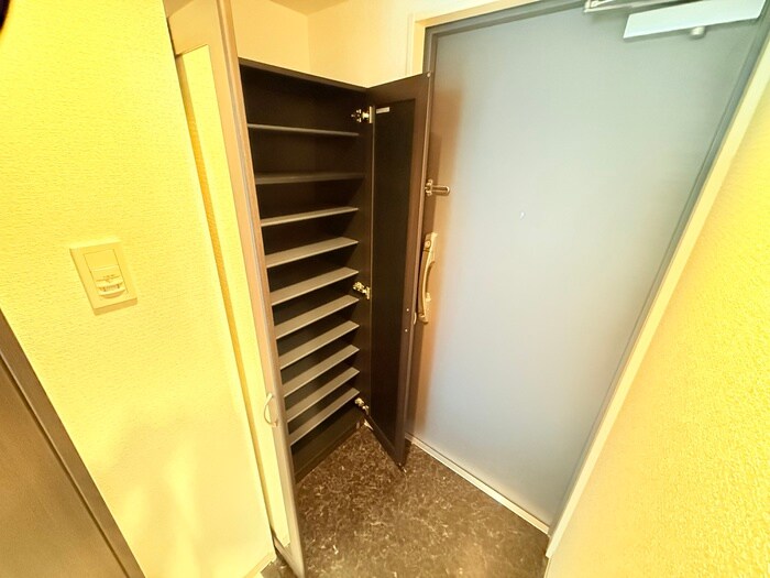 物件内観写真8　(靴箱)