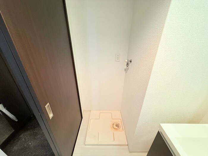 物件内観写真12　(洗濯機置場)