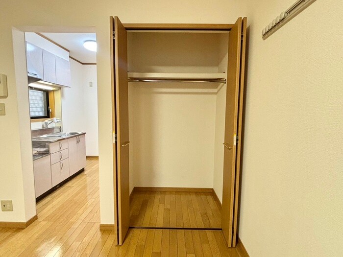 物件内観写真12　(収納)