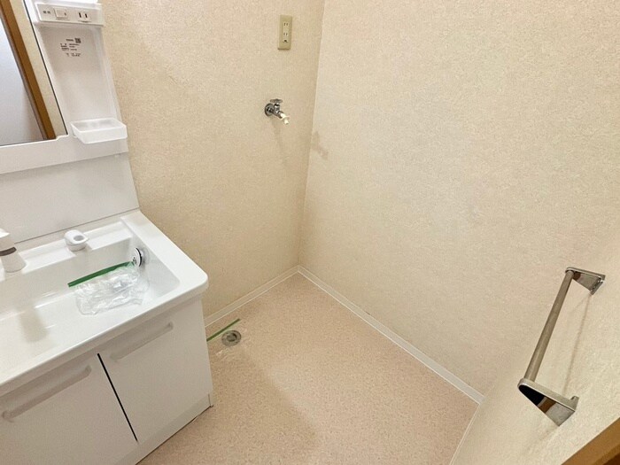 物件内観写真14　(洗濯機置場)