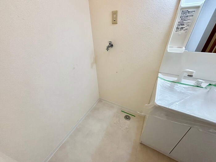 物件内観写真14　(洗濯機置場)