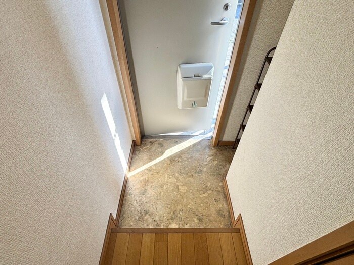 物件内観写真15　(玄関)